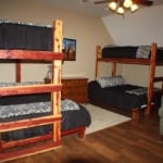Wildcat Inn - Two bunk beds.